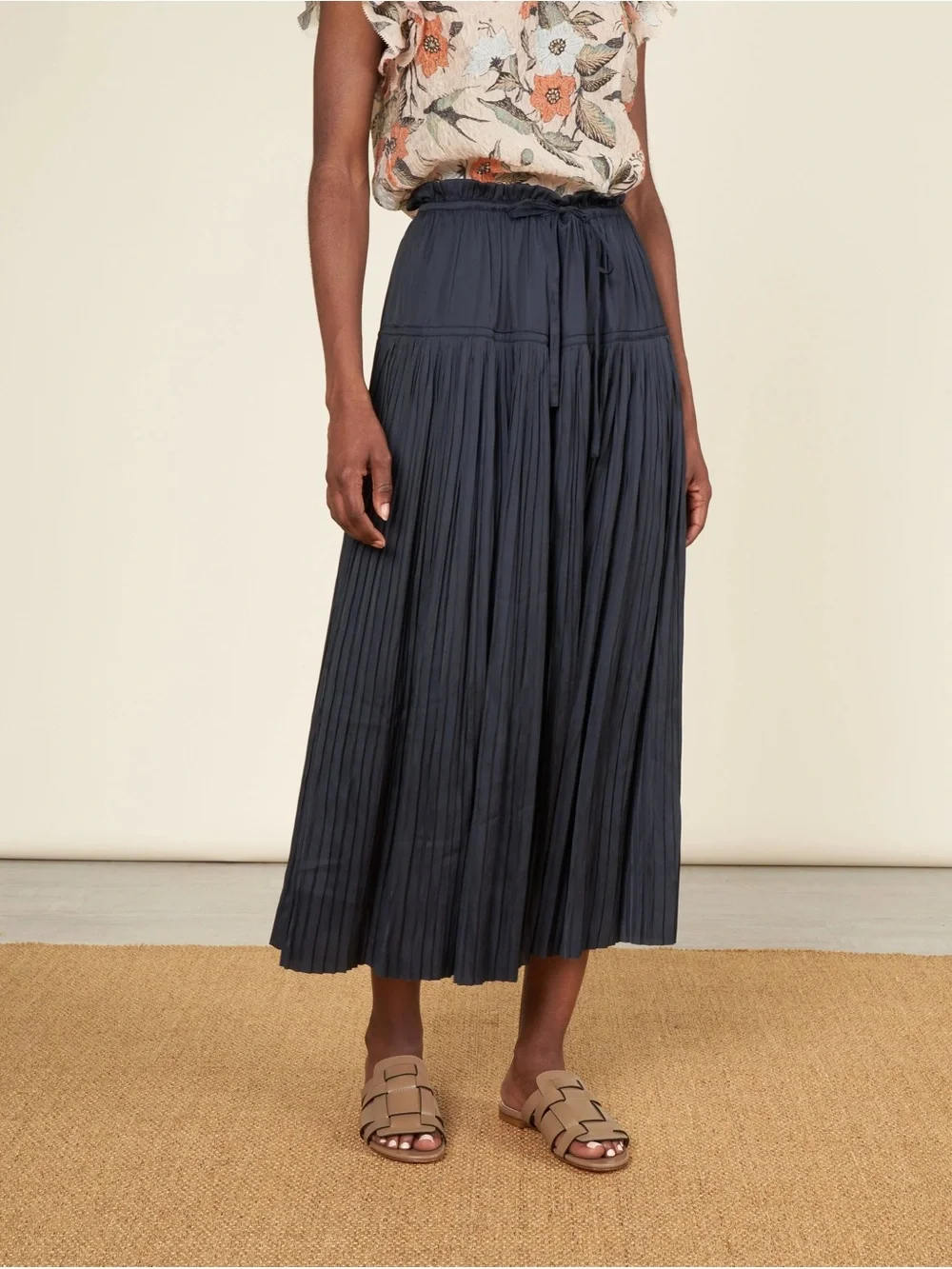 ULLA JOHNSON • Victoria navy pleated midi skirt - size 0 - Picture 2 of 10
